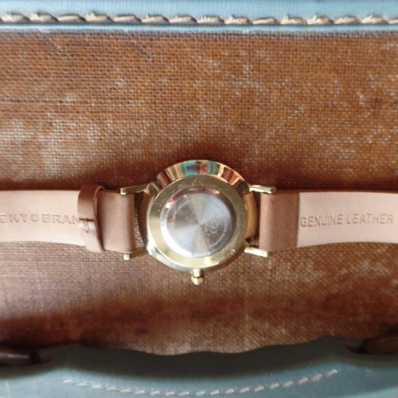 Lucky Brand Watch Gold Tone w/Pearl Face & Leather Band NWOT - Picture 7 of 9